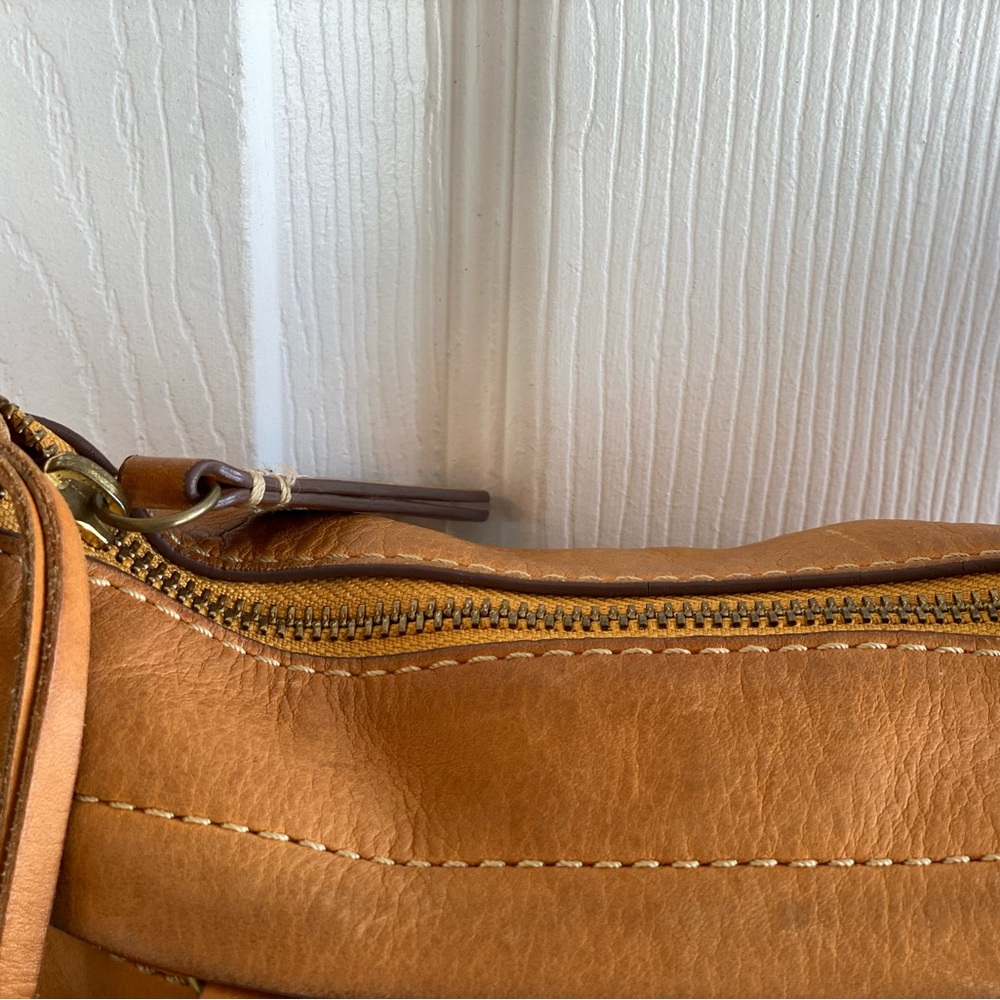 Fryer Carson medium leather crossbody bag in great condition 10 by 8.5 inches - Picture 6 of 7